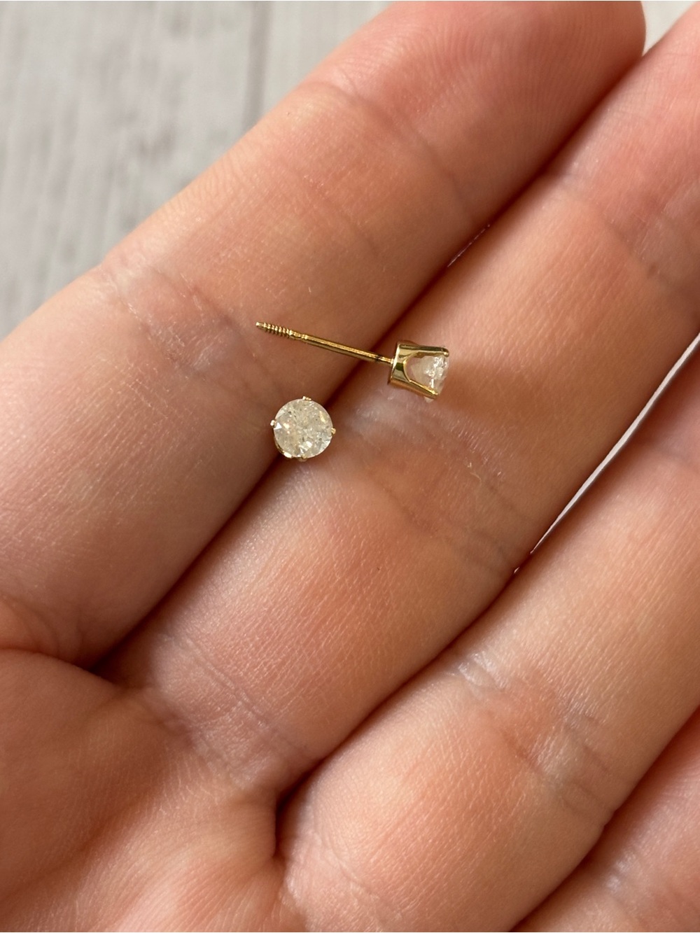 14k Yellow Gold Basket Setting 4-prong Screw-Backs .25 cttw Diamond Stud Earring